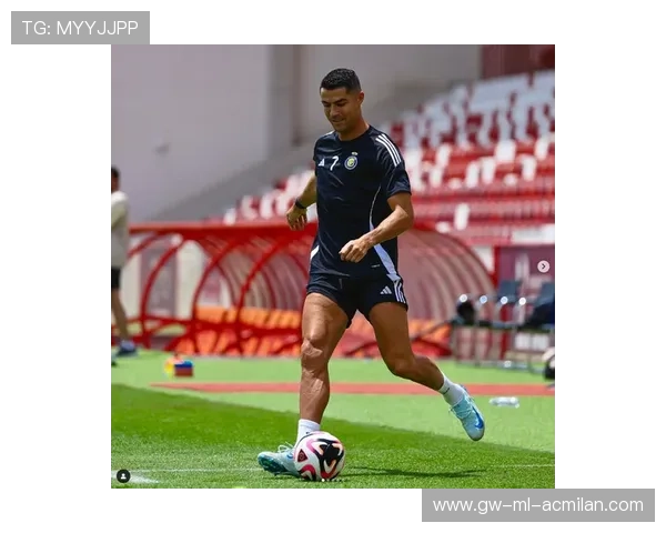 C罗训练照曝光：状态比去年更狠