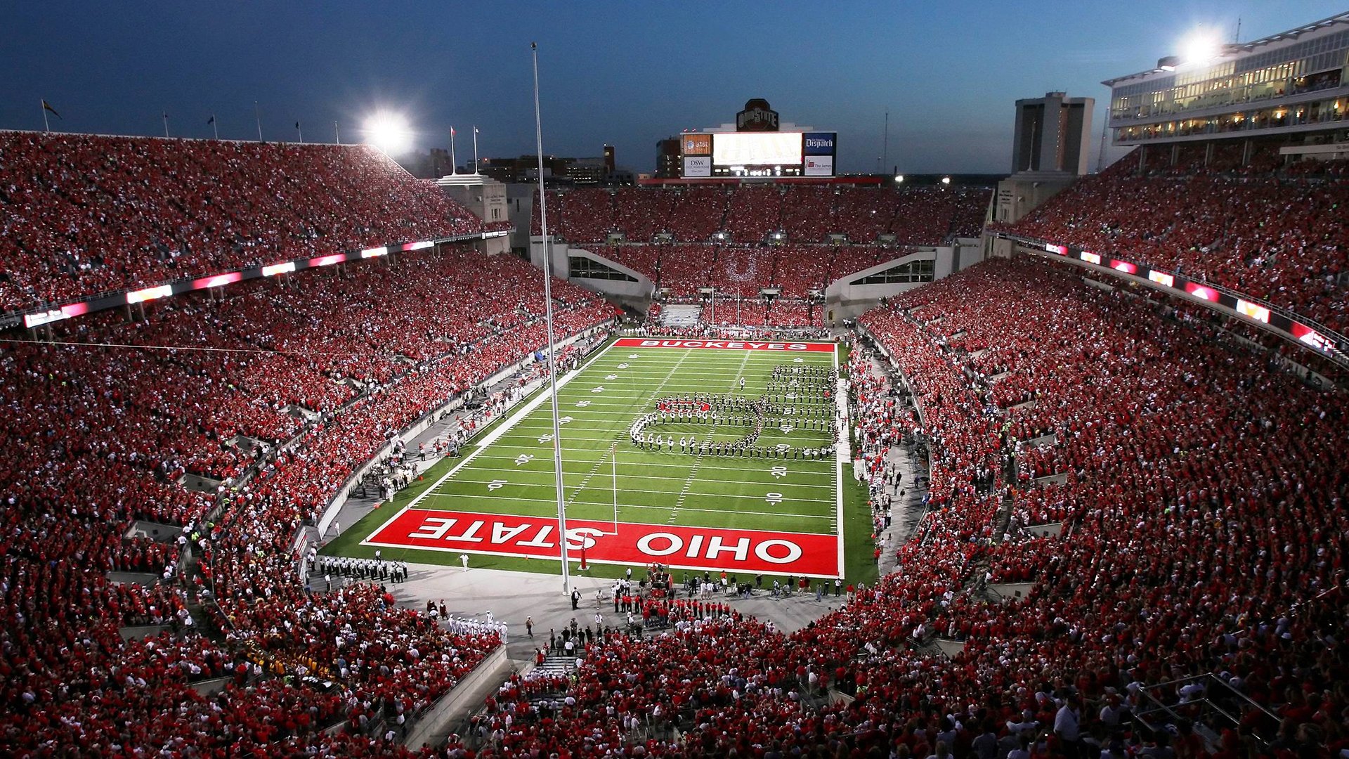 混合接力赛道上 美国队实力碾压对手，混合接力比赛